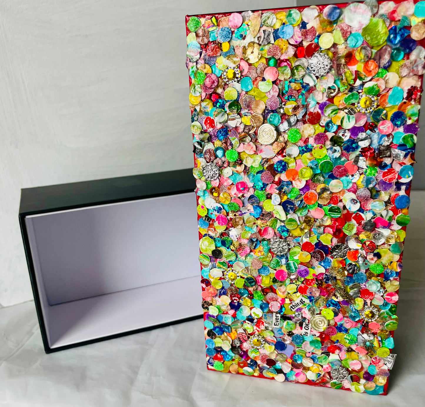 Gift Box g- “Recycled Dots”